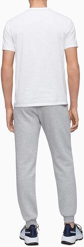 بنطال رياضي رجالي من Calvin Klein عليه شعار Monogram in Kuwait