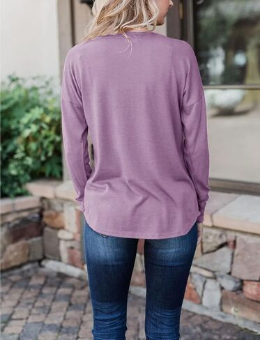 بلوفر نسائي من Topstype بأكمام طويلة من Henley مع أزرار سفلية كاجوال فضفاض مناسب برقبة على شكل حرف V in Kuwait