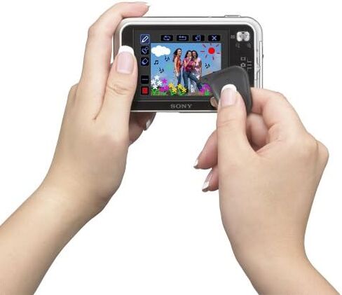Sony Cybershot DSCN1 8.1MP Digital Camera with 3x Optical Zoom in Kuwait