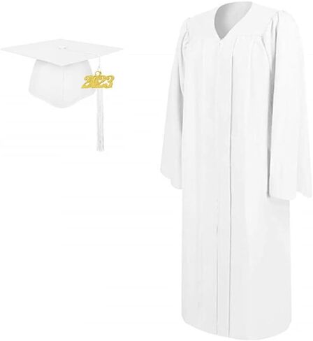2024 Matte Adult Graduation Gown Cap Tassel Set with 2024 Years Charm in Saudi Arabia