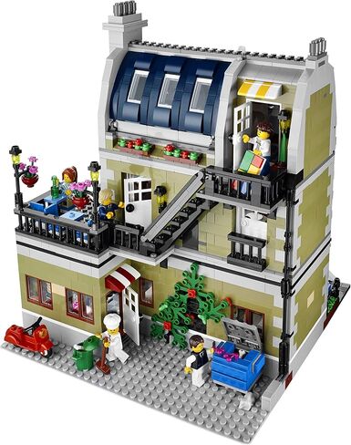 LEGO Creator Expert 10243 Parisian Restaurant (2469 Pieces) in Saudi Arabia