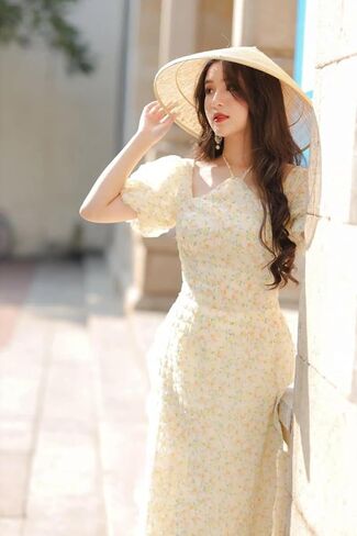 مجموعة Ao Dai بأكمام منتفخة وأزهار صغيرة صفراء | الفيتنامية الحديثة المعدة مسبقًا آو داي| آو داي مع السراويل in Kuwait