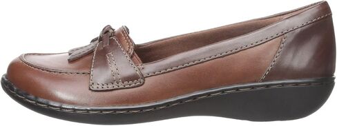 حذاء Clarks النسائي من Ashland Bubble Loafer in Kuwait
