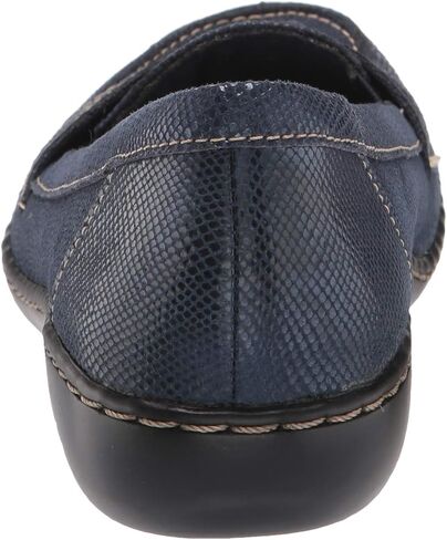 حذاء Clarks النسائي من Ashland Bubble Loafer in Kuwait