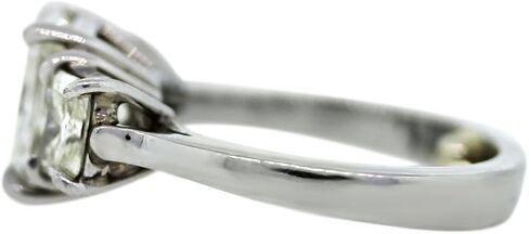 Platinum GIA Certified 3.03ct Radiant Cut Three Stone Engagement Ring in Kuwait