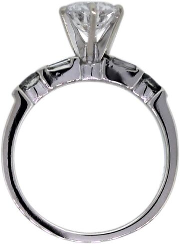 Platinum 1.12 Carat Round Diamond Engagement Ring in Kuwait