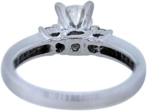 18k White Gold GIA Certified Round Diamond Engagement Ring in Kuwait