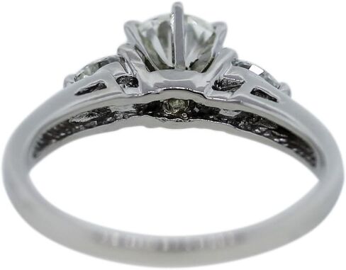 Platinum GIA Certified 0.97ct Round Brilliant Diamond Engagement Ring in Kuwait