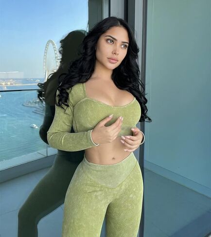 Workout Sets for Women Long Sleeev 2 Piece Yoga Outfits Seamless Ribbed Sweetheart Neck Crop Top High Wasit Legging Sets in Kuwait