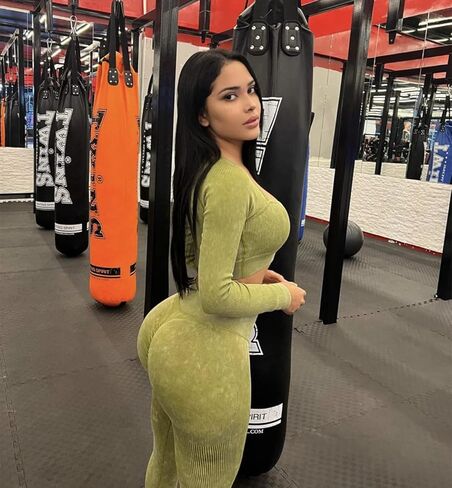 Workout Sets for Women Long Sleeev 2 Piece Yoga Outfits Seamless Ribbed Sweetheart Neck Crop Top High Wasit Legging Sets in Kuwait