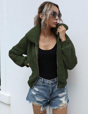 AKEWEI Women's Short Faux Fur Coat Casual Shaggy Jacket with Pockets Warm Winter Zip-Up Fluffy Outwear in Kuwait