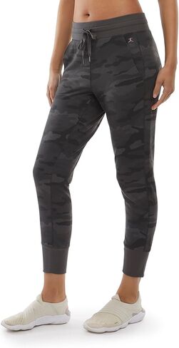 بنطلون رياضي كاجوال للنساء من دانسكين بطبعة مموهة ناعمة الملمس in Kuwait