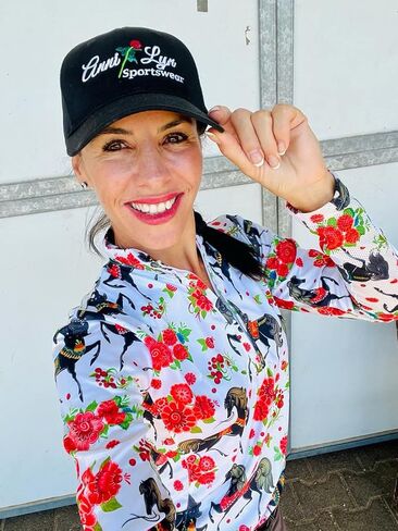 قميص شمسي نسائي بأكمام طويلة وجيد التهوية من Anni Lyn Sportswear in Kuwait