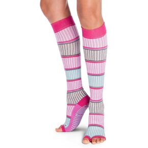 جوارب Tucketts للركبة طويلة بدون أكمام ومضادة للانزلاق - مضادة للانزلاق لليوجا والباري والبيلاتس والمنزل والترفيه - زوج واحد مقاس 5 - 10 in Kuwait