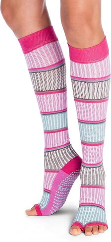 جوارب Tucketts للركبة طويلة بدون أكمام ومضادة للانزلاق - مضادة للانزلاق لليوجا والباري والبيلاتس والمنزل والترفيه - زوج واحد مقاس 5 - 10 in Kuwait
