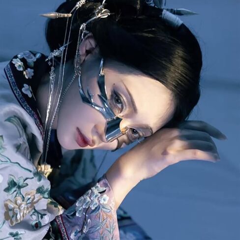قناع تنكر KF Ornament CyberPunk Cyborg، قناع نصف وجه ماردي جراس قناع معدني سائل غير منتظم للوجه للنساء in Kuwait