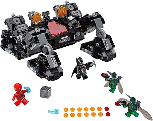 LEGO Super Heroes 76086 Knightcrawler Tunnel Attack (622 Piece) in Saudi Arabia