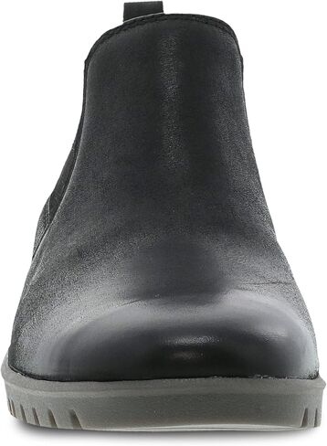 Dansko Women's Louisa in Saudi Arabia