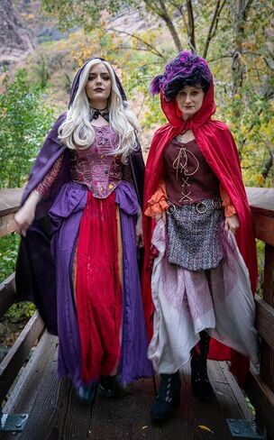 Hocus Pocus Costume Cape for Women Sanderson Sisters Witch Hooded Cloak Winifred Sarah Mary Halloween Costumes Cosplay Robe in Kuwait