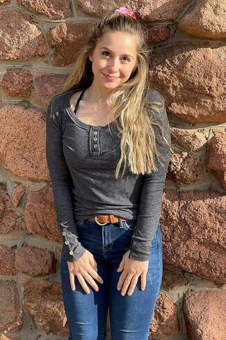 3 مجموعات من القمصان النسائية من SUNBS بأكمام طويلة، قمصان كاجوال للخريف من Henley، بلوزات علوية بأزرار سفلية، تي شيرتات أساسية متماسكة مضلعة in Kuwait