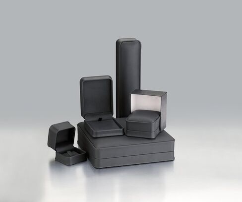 Wellingsale السيدات الصلبة 14K الذهب الأبيض المصقول تشيكوسلوفاكيا مكعب زركونيا جولة قطع خمسة 5 حجر الذكرى الزفاف الفرقة in Kuwait