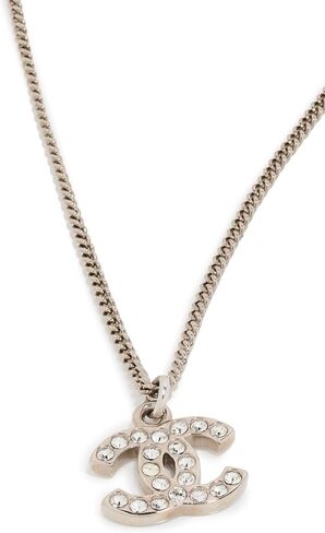 قلادة CHANEL للسيدات ذات القلادة الصغيرة المصنوعة من الكريستال CC in Kuwait