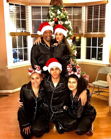 YIMANIE Womens Pajamas Silk Satin Pajama Sets for Women Soft Button Down Womens Loungewear Set with Pockets in Kuwait