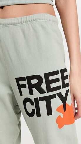 سراويل رياضية نسائية كبيرة الحجم من FREECITY in Kuwait