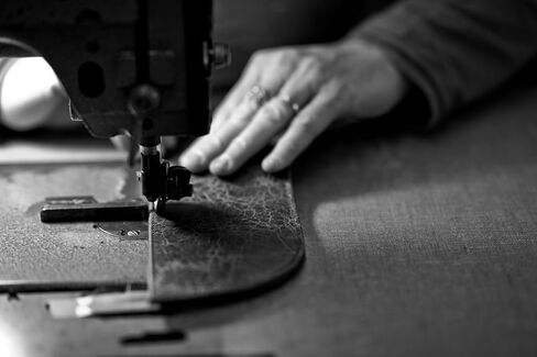 محفظة جيب أمامي من Rogue Industries مصنوعة من مادة النايلون الباليستي مع كتلة RFID - أسود in Kuwait