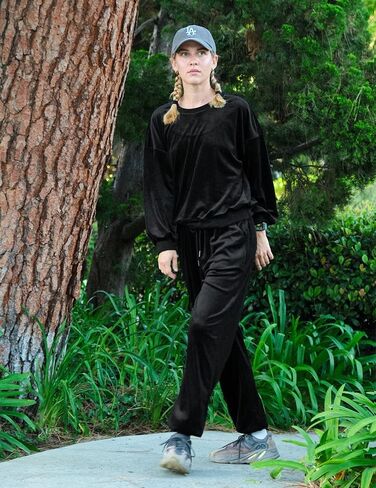 Beyove المرأة القطيفة Sweatsuits 2 قطعة رياضية مجموعات مع جيوب البلوز و Sweatpants أوقات الفراغ العداء ملابس S-XXL in Kuwait