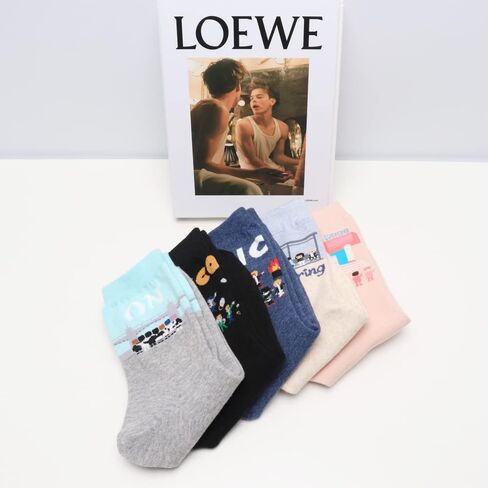 جوارب حريمي من أوكي أوكي - حيوان قطة كلب فن رسوم متحركة | هدايا الكريسماس للجوارب للنساء in Kuwait