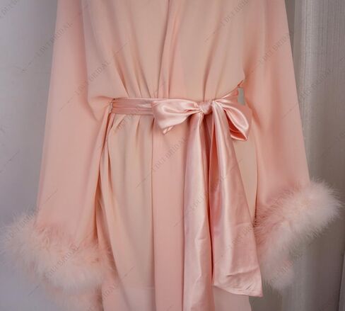 رداء زفاف قصير بأكمام ريش مع وشاح قصير مثير للثوب الليلي in Kuwait