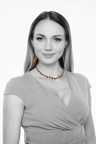 قلادات عنبر البلطيق الطبيعي للنساء من أمبيراج - مصنوعة يدويًا من خرز باروكي عنبر البلطيق المصقول/المعتمد/جودة مضمونة (3 ألوان) (45 سم - 17.72 بوصة) in Kuwait