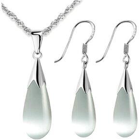 Merdia Womens 925 Sterling Silver Created Cat's Eye Teardrop Pendant Necklace and Earrings Set (Pendant and Earrings Set) in Saudi Arabia