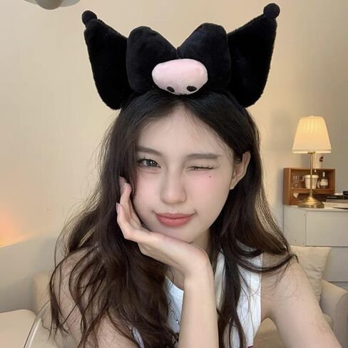 مجموعة هدايا SMAROICE Kawaii Kuromi تتضمن عصابات رأس لطيفة وربطة شعر وملصقات لحقيبة مستحضرات التجميل وسلسلة مفاتيح وأساور وقلائد in Kuwait