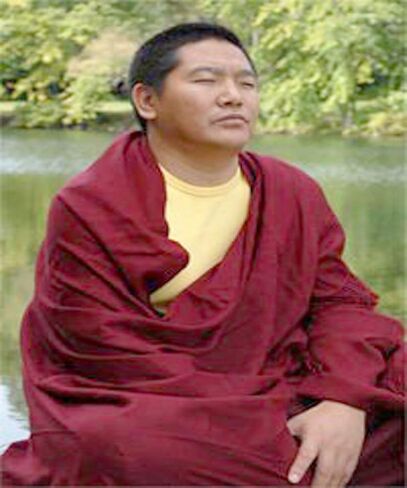 PARIJAT HANDICRAFT Wool Meditation Shawl Tibet Monks Burgundy Red Tibet Prayer Shawl, Buddha Blanket, Oversize Scarf, or Wool Wrap to Strengthen Your Daily Meditation Practice, Unisex in Saudi Arabia
