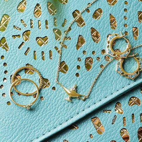 أقراط اوريغامي بومة ديزني علاء الدين برينسيس ياسمين صغيرة مع كريستالات مائية، رائعة وخفيفة الوزن، ذهبي in Kuwait