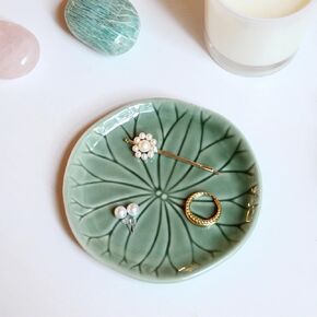 Jewelry Dish Trinket Tray for Women, Ring Dish Holder, Unique Leaf Shape Ceramic Plate Cute Things Vanity Aesthetic Room Decor Mother's Day Birthday Christmas Warm House Gifts (Green)