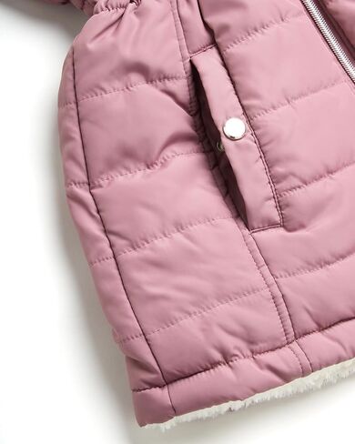 معطف متوسط ​​الوزن للفتيات من Limited Too - سترة أنوراك مبطنة بفرو الشيربا الصناعي (الحجم: 7-16) in Kuwait