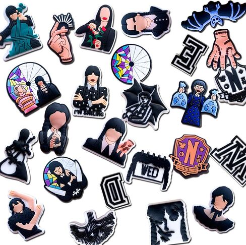 25 قطعة من تعليقات تزيين احذية وينزداي ادامز لصنادل كروك كلوج، دلايات ماري وينزداي دموية لهدايا الحفلات للمراهقين والبالغين، معدن، بدون احجار كريمة in Kuwait