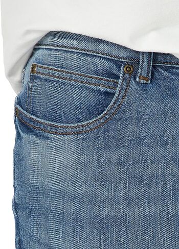 Lee Men's Extreme Motion Bi-Stretch Slim Straight Leg Jean in Saudi Arabia