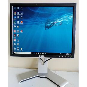 17" Dell 1708FPb DVI Rotating LCD Monitor w/USB Hub (Silver/Black) - Rotates to Portrait or Landscape View! in Kuwait
