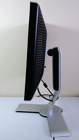 17" Dell 1708FPb DVI Rotating LCD Monitor w/USB Hub (Silver/Black) - Rotates to Portrait or Landscape View! in Kuwait