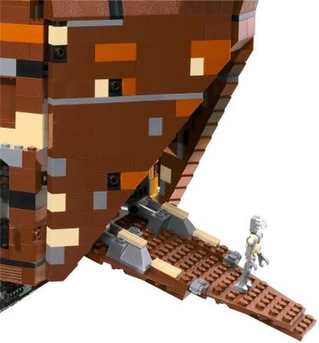 LEGO Star Wars Sandcrawler in Saudi Arabia