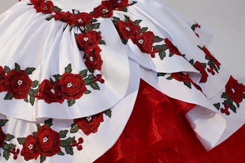 Floral Applique Pearls Quinceanera Dresses Charro Mexcian Style Ball Gown Sweet 15 Girls 2023 in Saudi Arabia