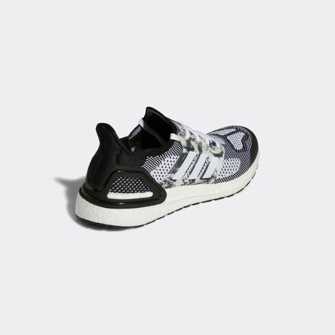 حذاء أديداس Ultraboost 19.5 DNA للرجال in Saudi Arabia