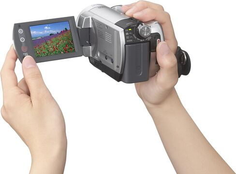 Sony DCR-SR40 30GB Hard Disk Drive Handycam with 20x Optical Zoom (Discontinued by Manufacturer) in Saudi Arabia