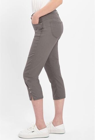 ZENTHACE Women's Basic 5-Pocket Twill Capri Pants Stretch Straight Leg Casual Capris in Saudi Arabia