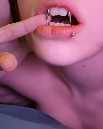 MODRSA مبتسم ثقب المجوهرات الأنياب مبتسم مجوهرات مصاص دماء الأسنان مصاص دماء مبتسم الأنياب الكلاب الأسنان مبتسم ثقب النمر الأسنان مسمار لحزب الهالوين زي in Kuwait