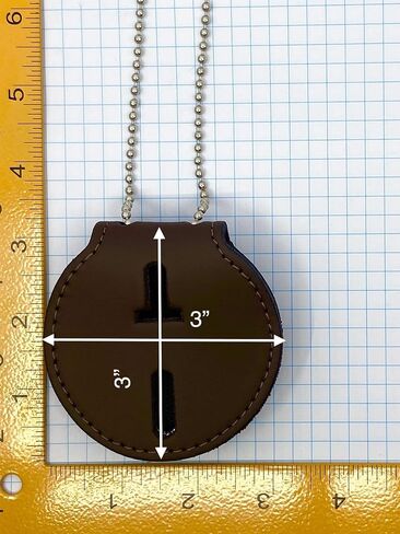 حامل شارة على شكل درع الشرطة على شكل درع الشرطة مناسب تمامًا مع مشبك حزام معدني وقلادة سلسلة من الخرز، وإغلاق بخطاف وحلقة، جلد بني in Kuwait